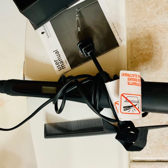 Hair - Picture 2 of 3